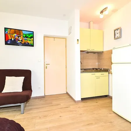 Sonja Πανσιόν Tučepi